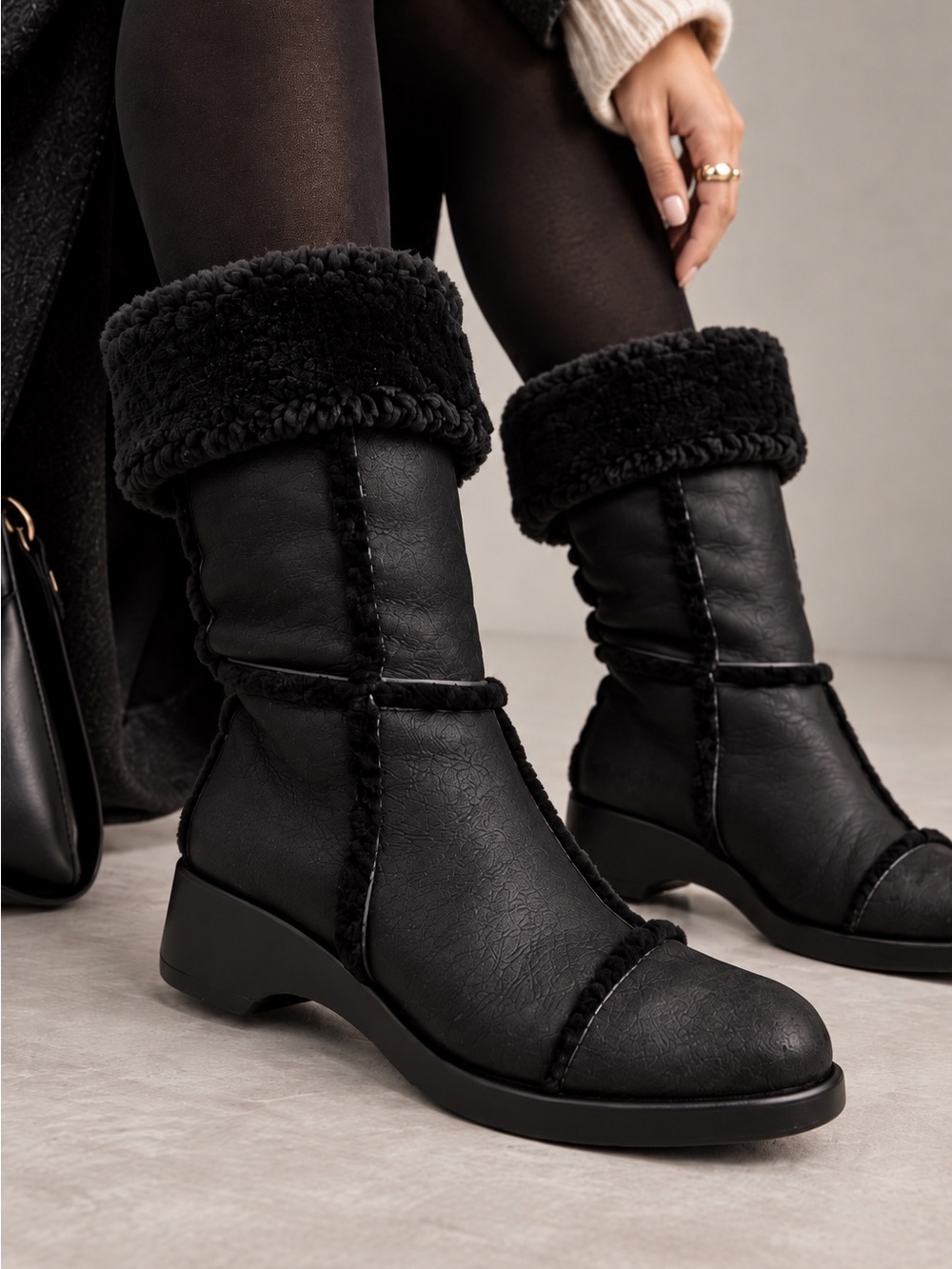Robert Clergerie Black Shearling Lined Leather Boots – Size 6